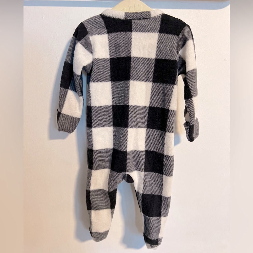 Old Navy Fleece Black and White Checkered Sleeper|Size:3-6months/6-9months - Picture 9 of 14